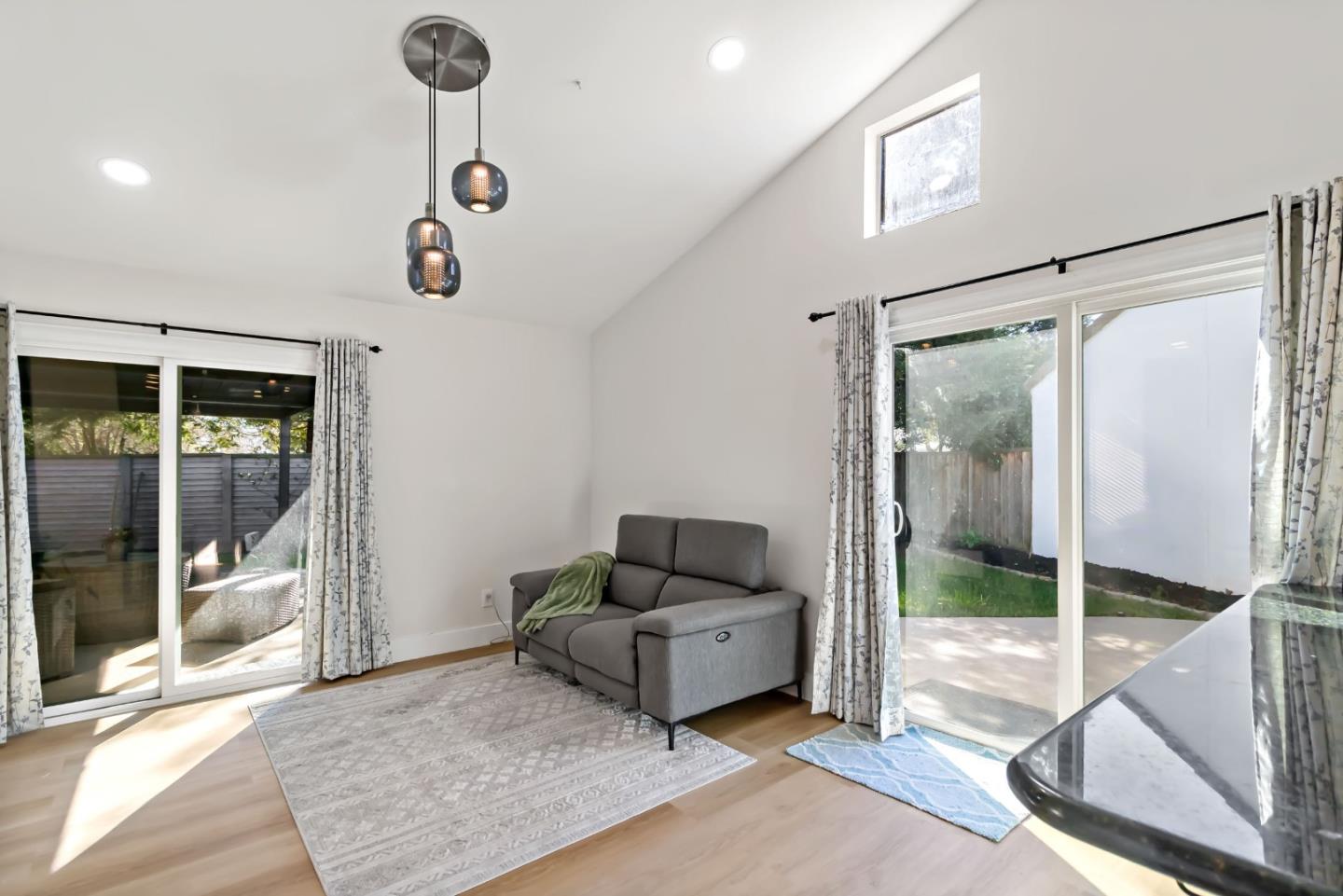 Detail Gallery Image 20 of 59 For 1315 Kelly Park Cir, Morgan Hill,  CA 95037 - 3 Beds | 2 Baths