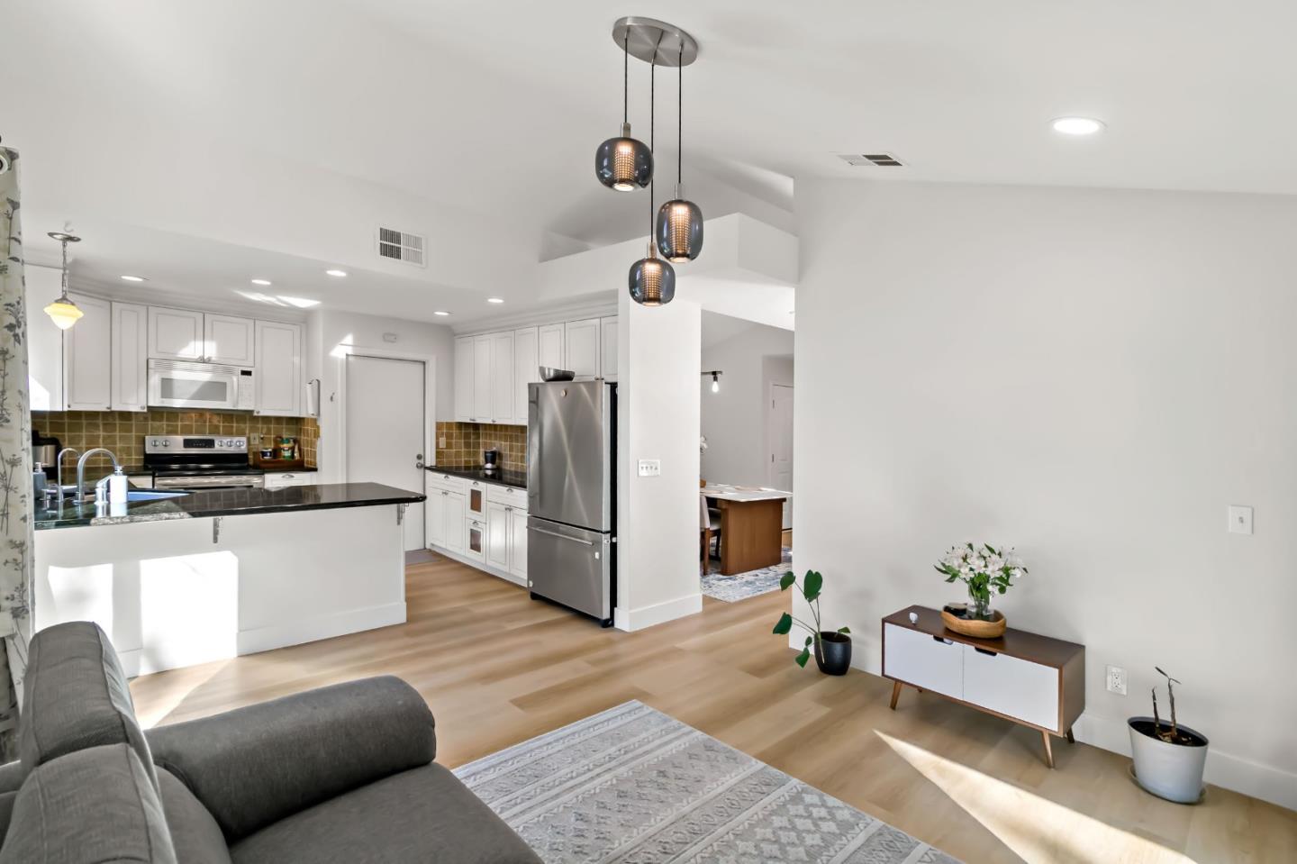 Detail Gallery Image 21 of 59 For 1315 Kelly Park Cir, Morgan Hill,  CA 95037 - 3 Beds | 2 Baths