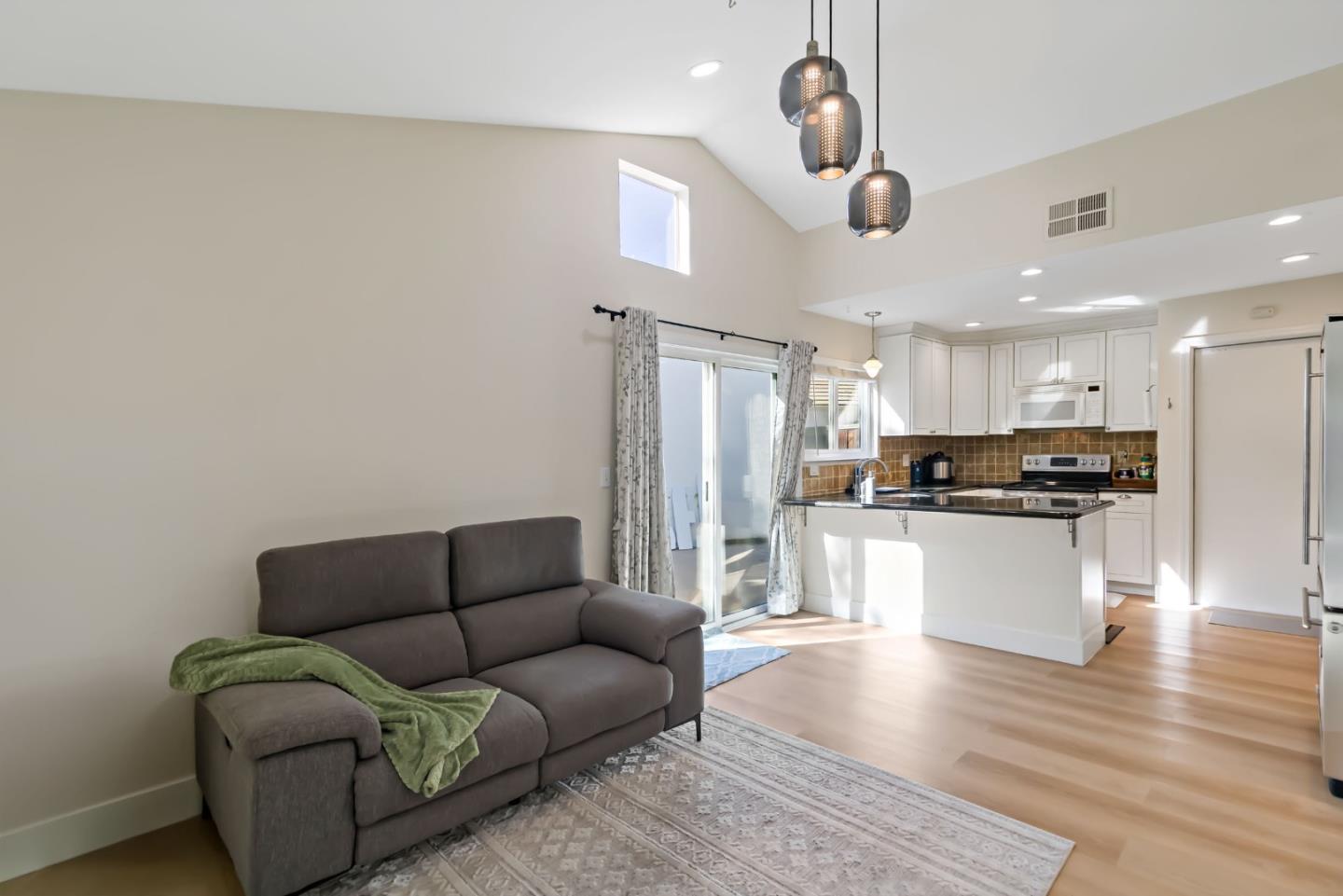 Detail Gallery Image 22 of 59 For 1315 Kelly Park Cir, Morgan Hill,  CA 95037 - 3 Beds | 2 Baths