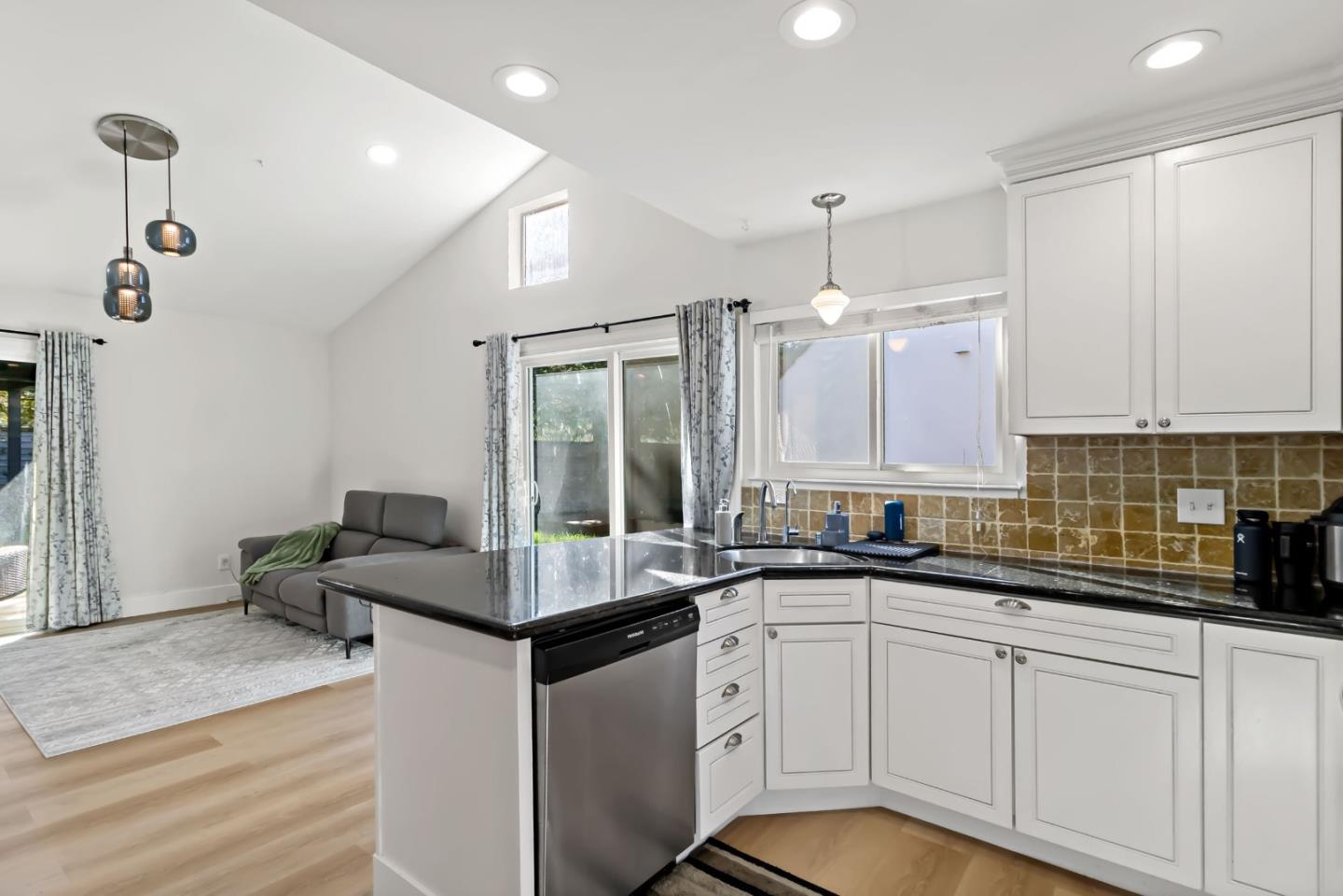 Detail Gallery Image 25 of 59 For 1315 Kelly Park Cir, Morgan Hill,  CA 95037 - 3 Beds | 2 Baths