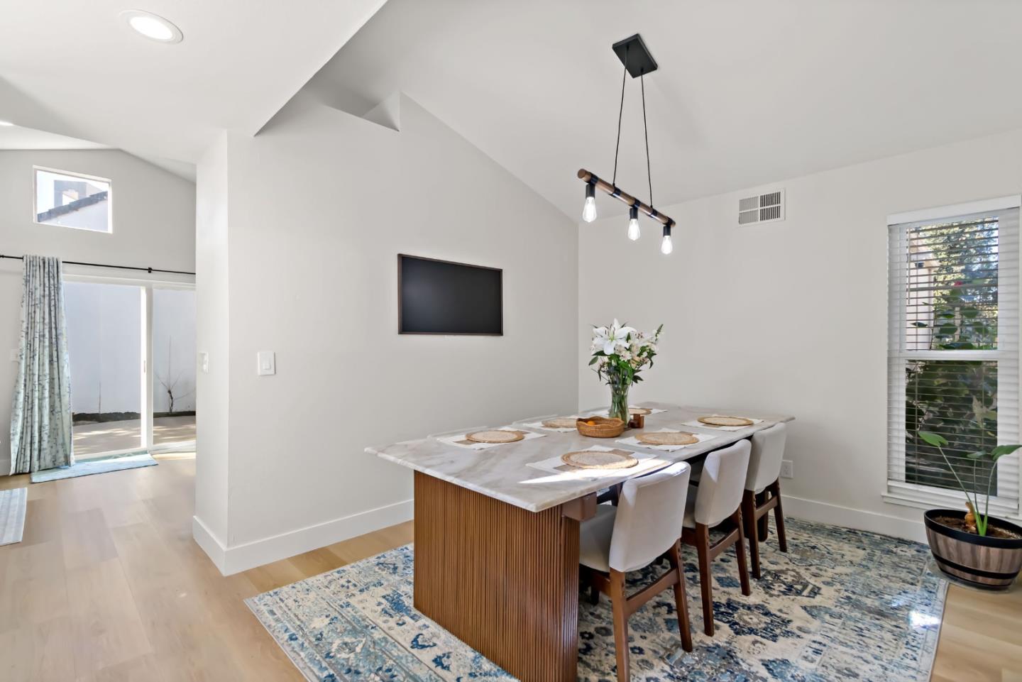 Detail Gallery Image 6 of 59 For 1315 Kelly Park Cir, Morgan Hill,  CA 95037 - 3 Beds | 2 Baths