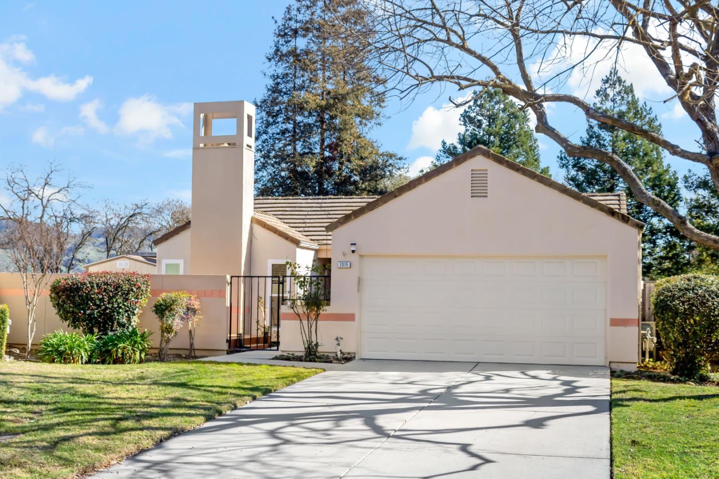 Detail Gallery Image 9 of 59 For 1315 Kelly Park Cir, Morgan Hill,  CA 95037 - 3 Beds | 2 Baths