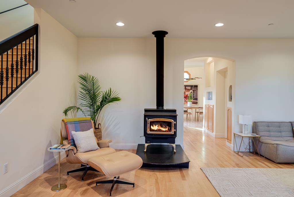 Detail Gallery Image 12 of 62 For 421 Centennial St, Santa Cruz,  CA 95060 - 3 Beds | 4 Baths