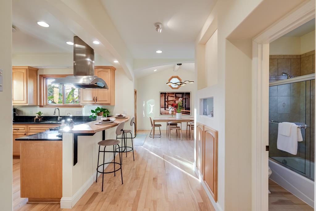 Detail Gallery Image 13 of 62 For 421 Centennial St, Santa Cruz,  CA 95060 - 3 Beds | 4 Baths