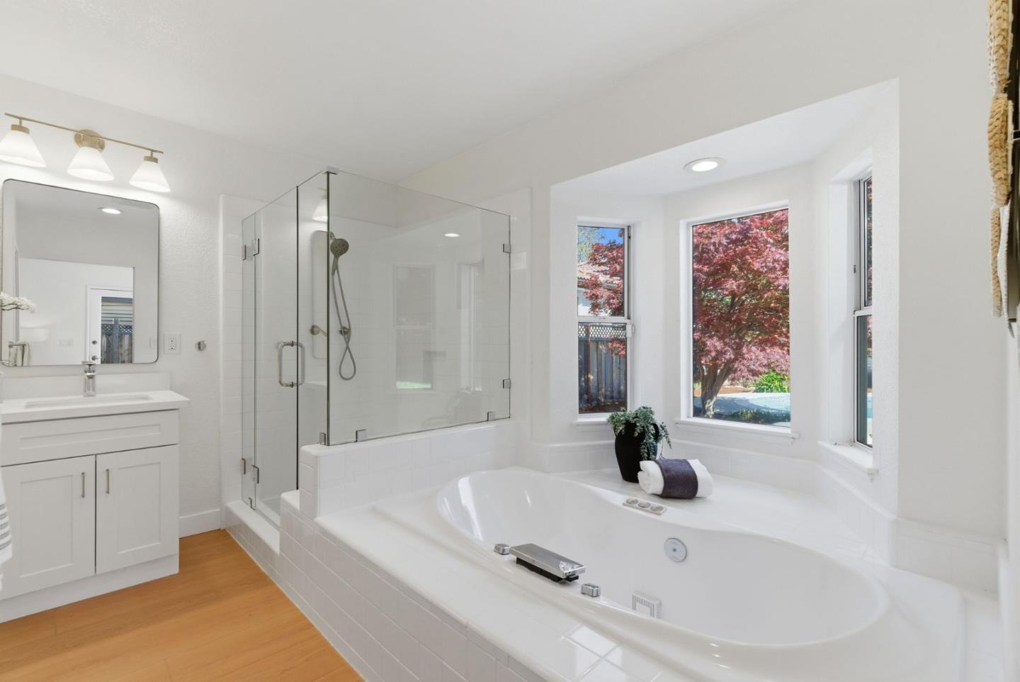 Detail Gallery Image 15 of 28 For 979 Stanley Ave, Los Altos,  CA 94024 - 3 Beds | 2/1 Baths