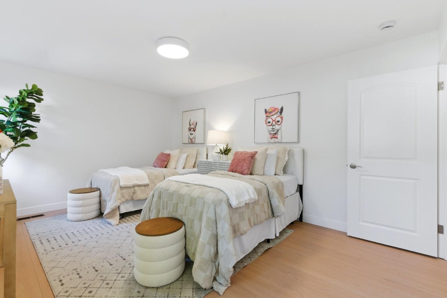 Detail Gallery Image 18 of 28 For 979 Stanley Ave, Los Altos,  CA 94024 - 3 Beds | 2/1 Baths