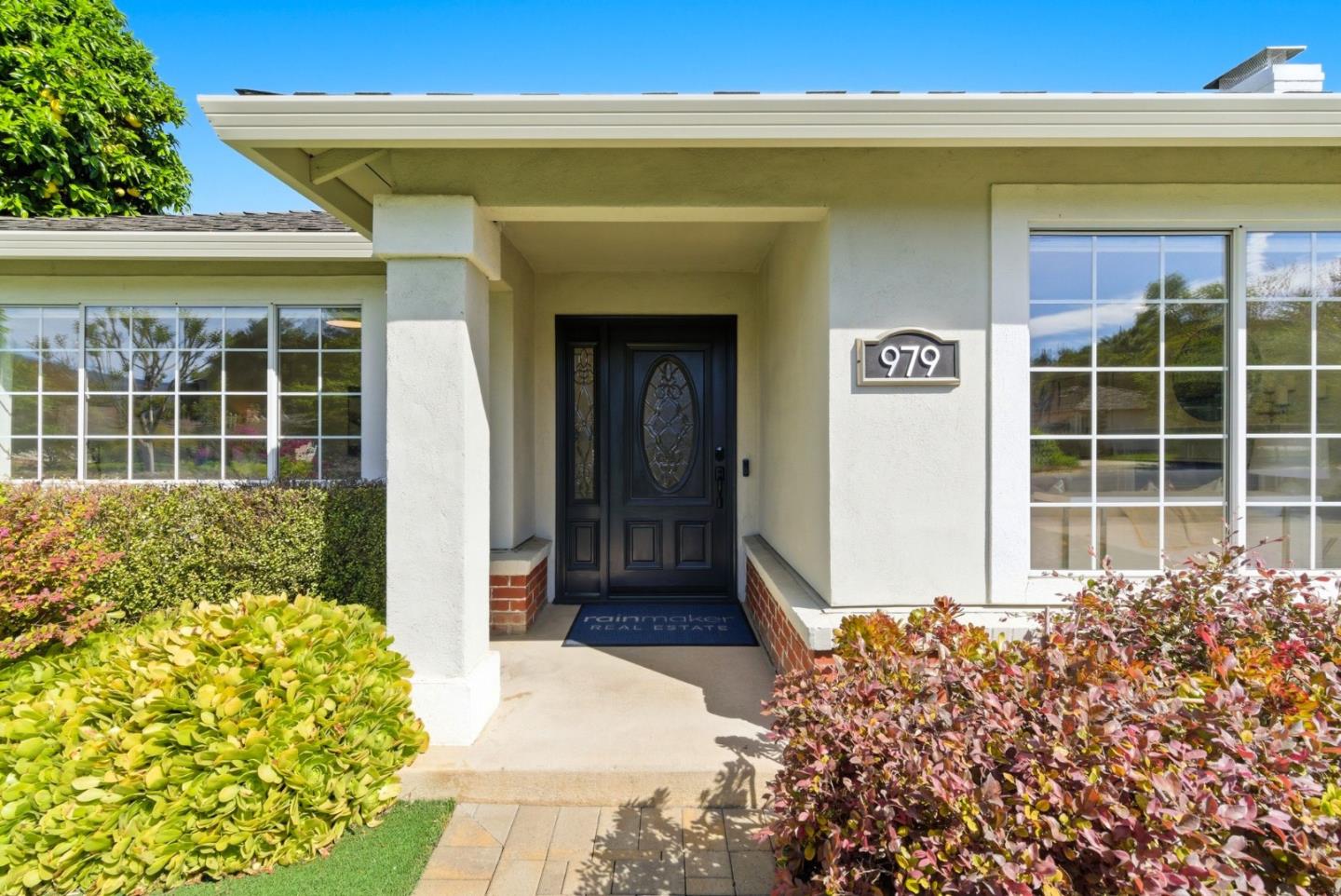 Detail Gallery Image 2 of 28 For 979 Stanley Ave, Los Altos,  CA 94024 - 3 Beds | 2/1 Baths