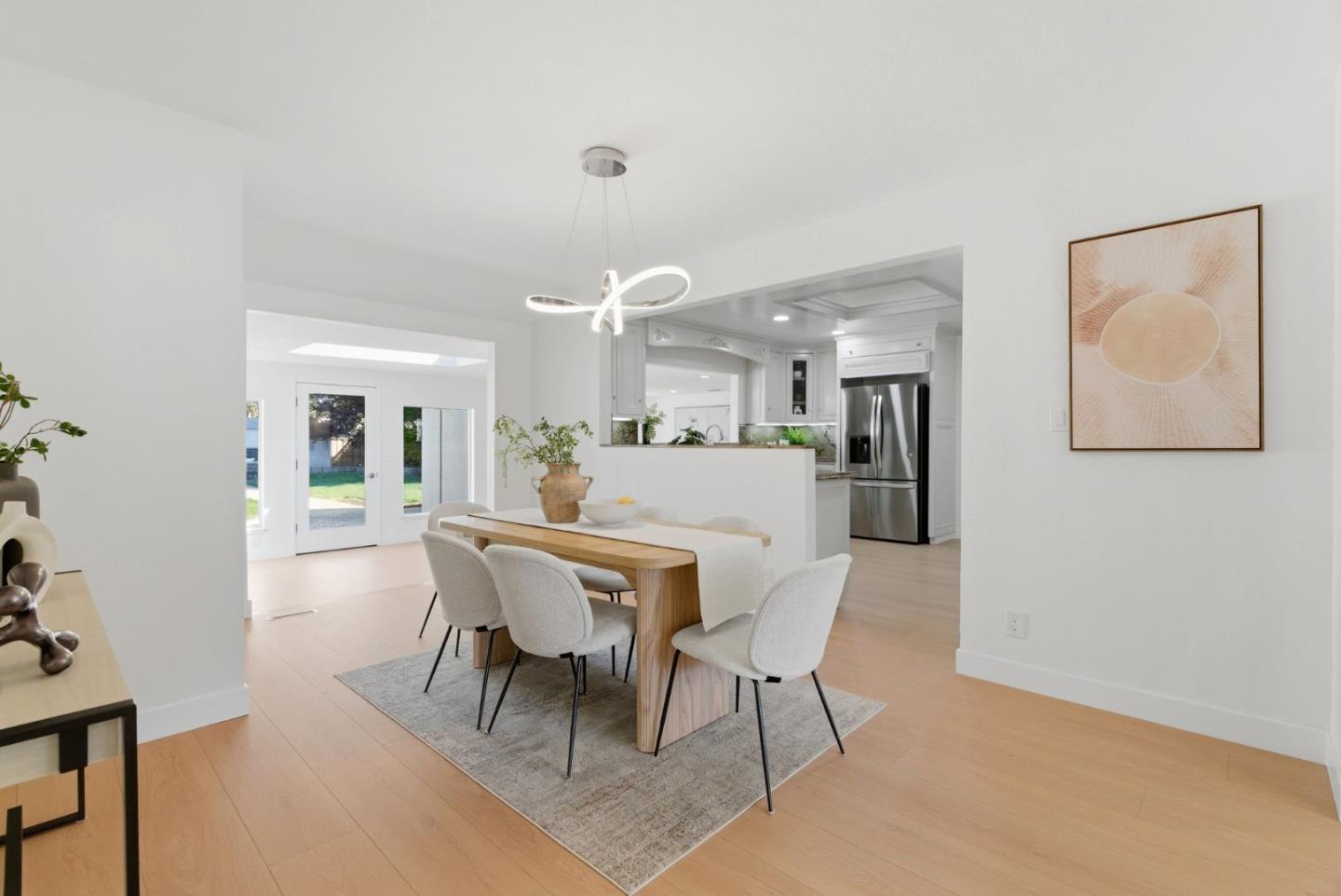 Detail Gallery Image 5 of 28 For 979 Stanley Ave, Los Altos,  CA 94024 - 3 Beds | 2/1 Baths