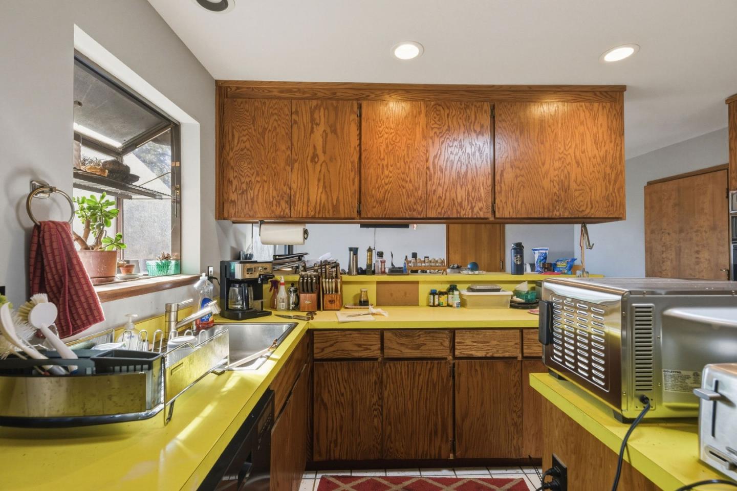 Detail Gallery Image 30 of 84 For 917 Holly Rd, Belmont,  CA 94002 - 4 Beds | 3 Baths