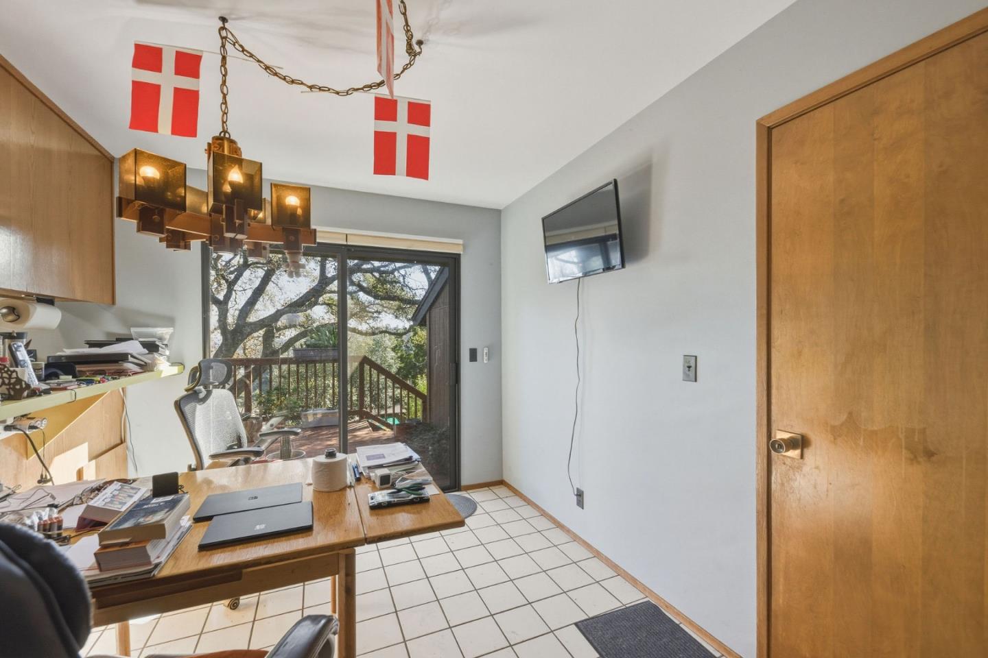 Detail Gallery Image 33 of 84 For 917 Holly Rd, Belmont,  CA 94002 - 4 Beds | 3 Baths