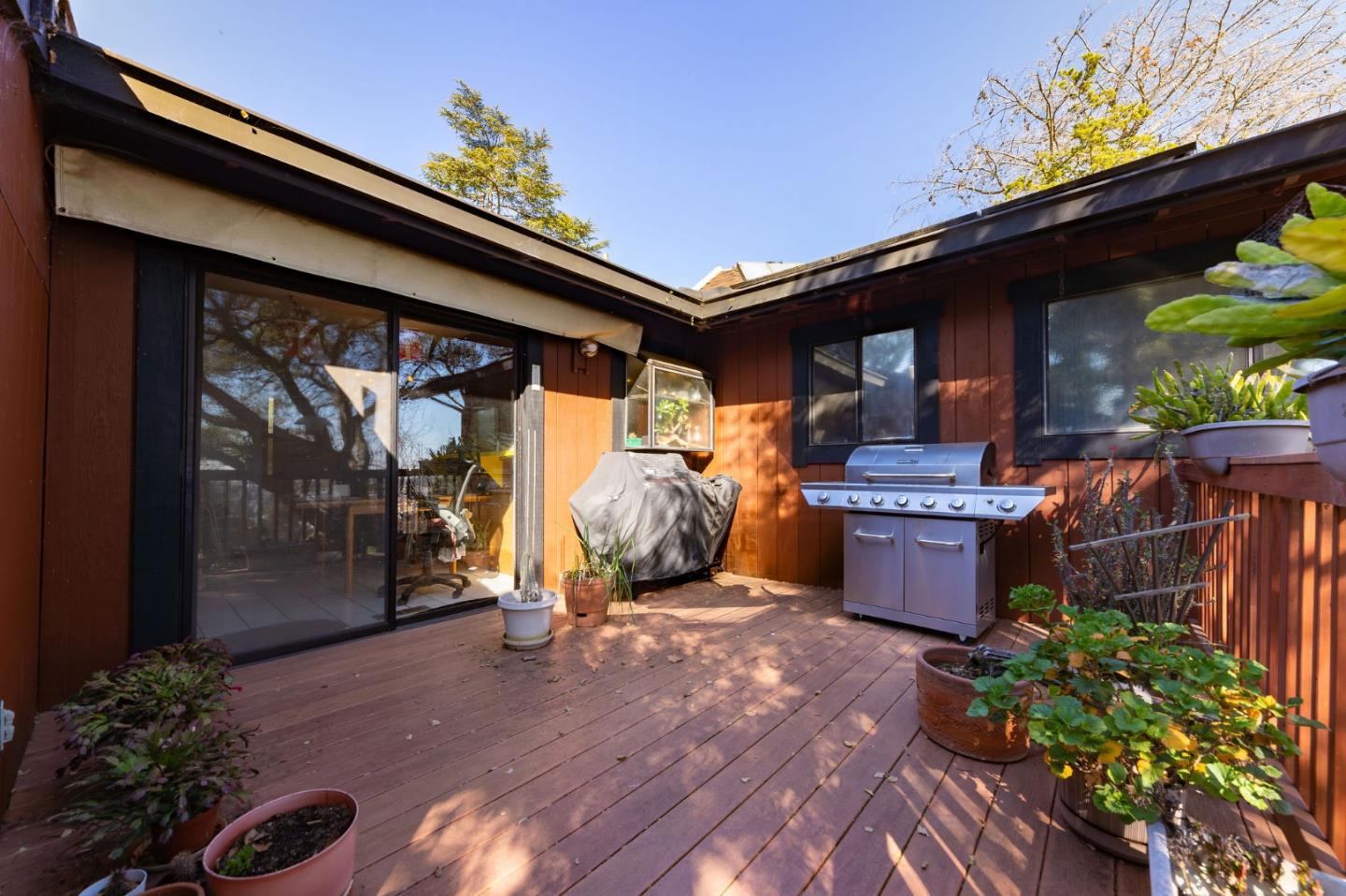 Detail Gallery Image 34 of 84 For 917 Holly Rd, Belmont,  CA 94002 - 4 Beds | 3 Baths