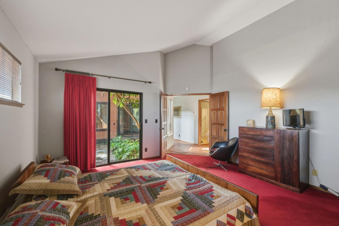 Detail Gallery Image 70 of 84 For 917 Holly Rd, Belmont,  CA 94002 - 4 Beds | 3 Baths