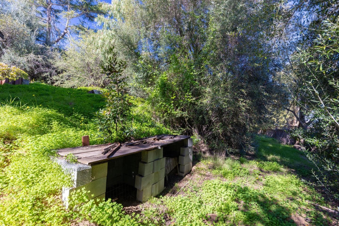 Detail Gallery Image 81 of 84 For 917 Holly Rd, Belmont,  CA 94002 - 4 Beds | 3 Baths