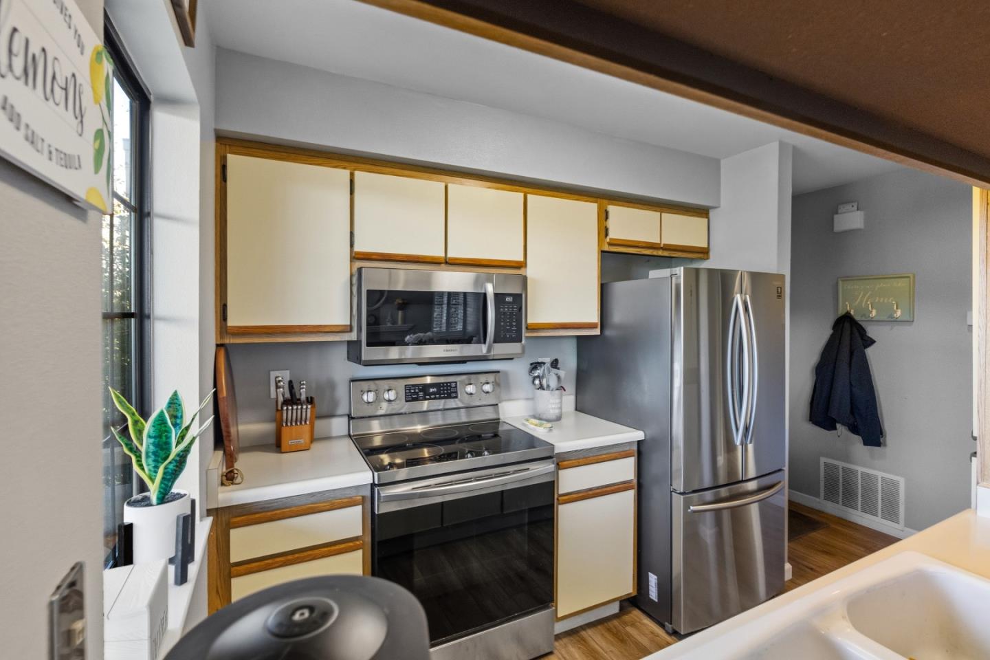 Detail Gallery Image 14 of 31 For 521 Quail Run Ct, Del Rey Oaks,  CA 93940 - 1 Beds | 1 Baths