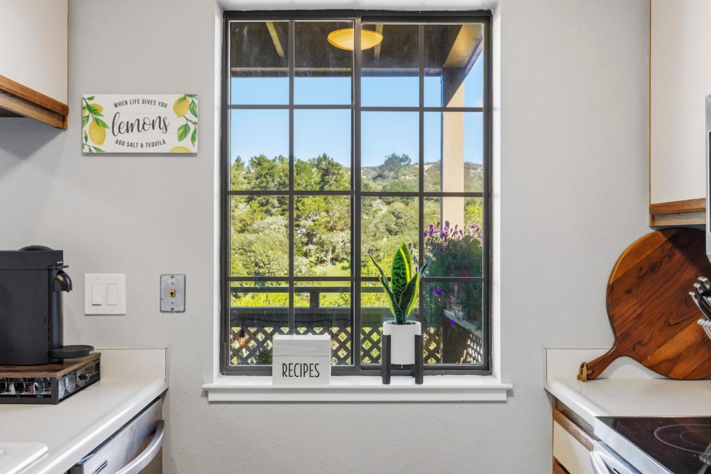 Detail Gallery Image 16 of 31 For 521 Quail Run Ct, Del Rey Oaks,  CA 93940 - 1 Beds | 1 Baths