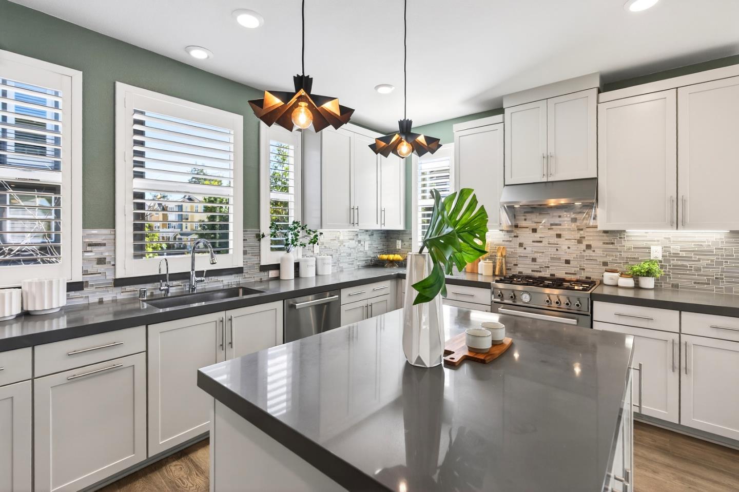 Detail Gallery Image 16 of 38 For 2268 Mora Pl, Mountain View,  CA 94040 - 3 Beds | 3/1 Baths