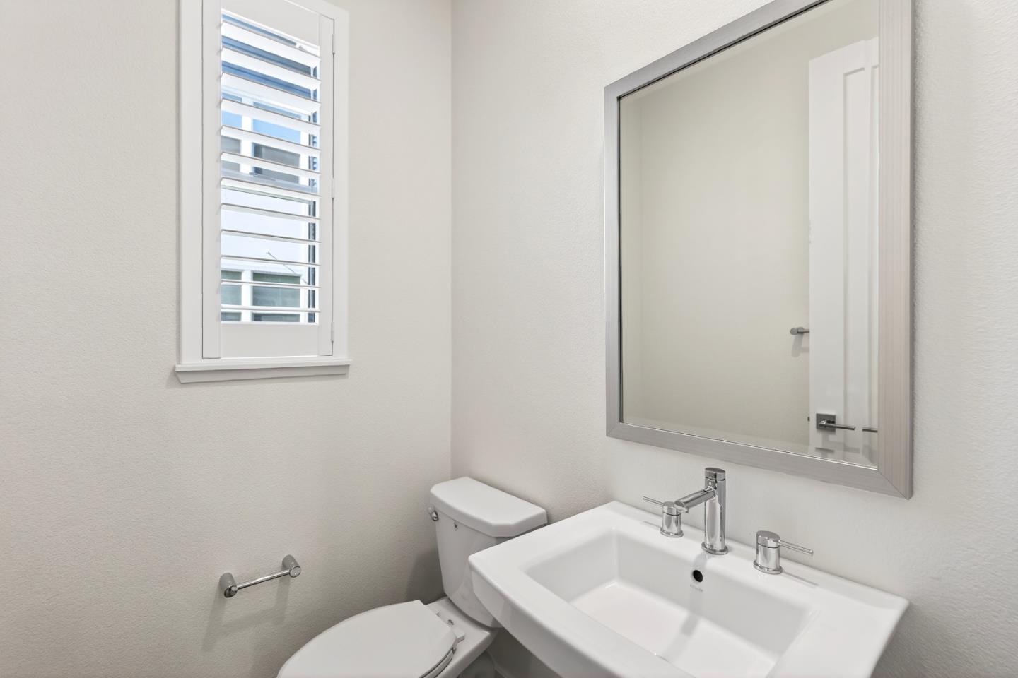 Detail Gallery Image 20 of 38 For 2268 Mora Pl, Mountain View,  CA 94040 - 3 Beds | 3/1 Baths