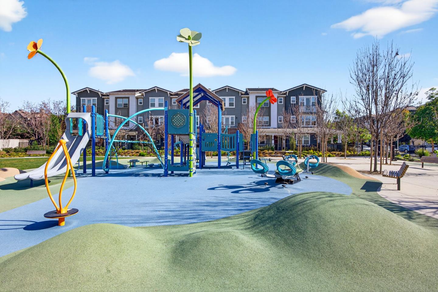 Detail Gallery Image 36 of 38 For 2268 Mora Pl, Mountain View,  CA 94040 - 3 Beds | 3/1 Baths