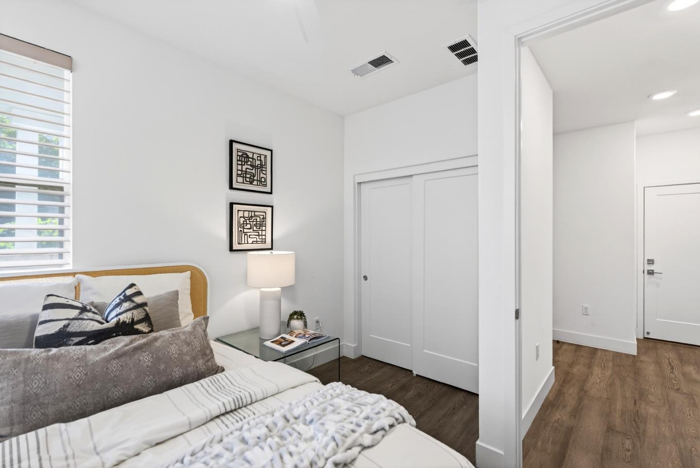 Detail Gallery Image 5 of 38 For 2268 Mora Pl, Mountain View,  CA 94040 - 3 Beds | 3/1 Baths