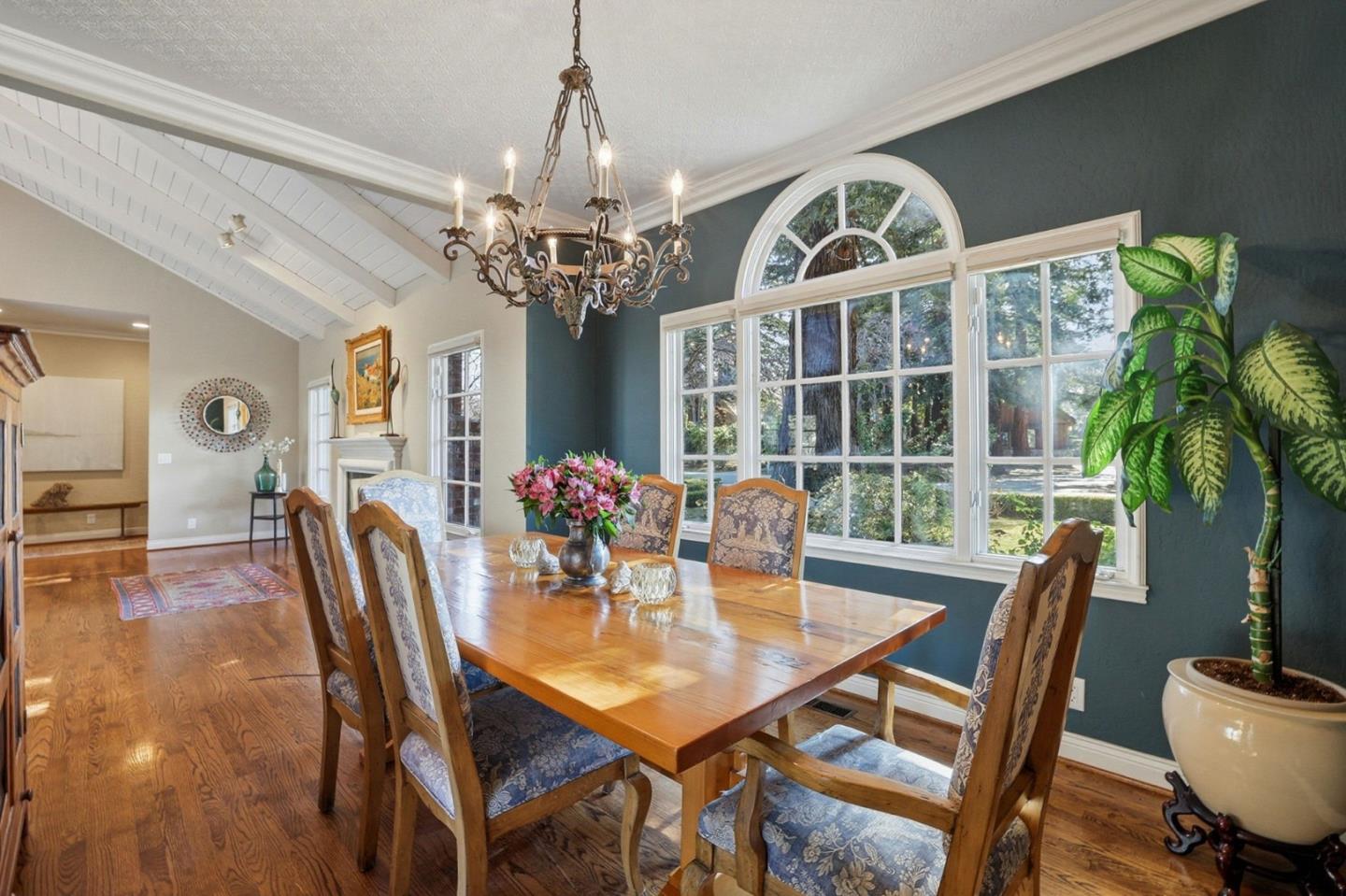 Detail Gallery Image 11 of 55 For 17625 Blanchard Dr, Monte Sereno,  CA 95030 - 4 Beds | 3 Baths