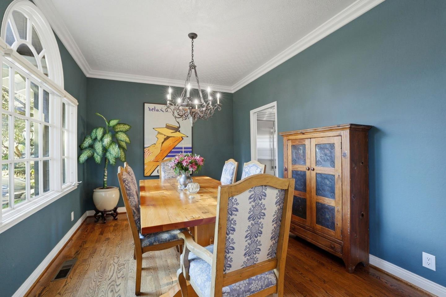 Detail Gallery Image 12 of 55 For 17625 Blanchard Dr, Monte Sereno,  CA 95030 - 4 Beds | 3 Baths