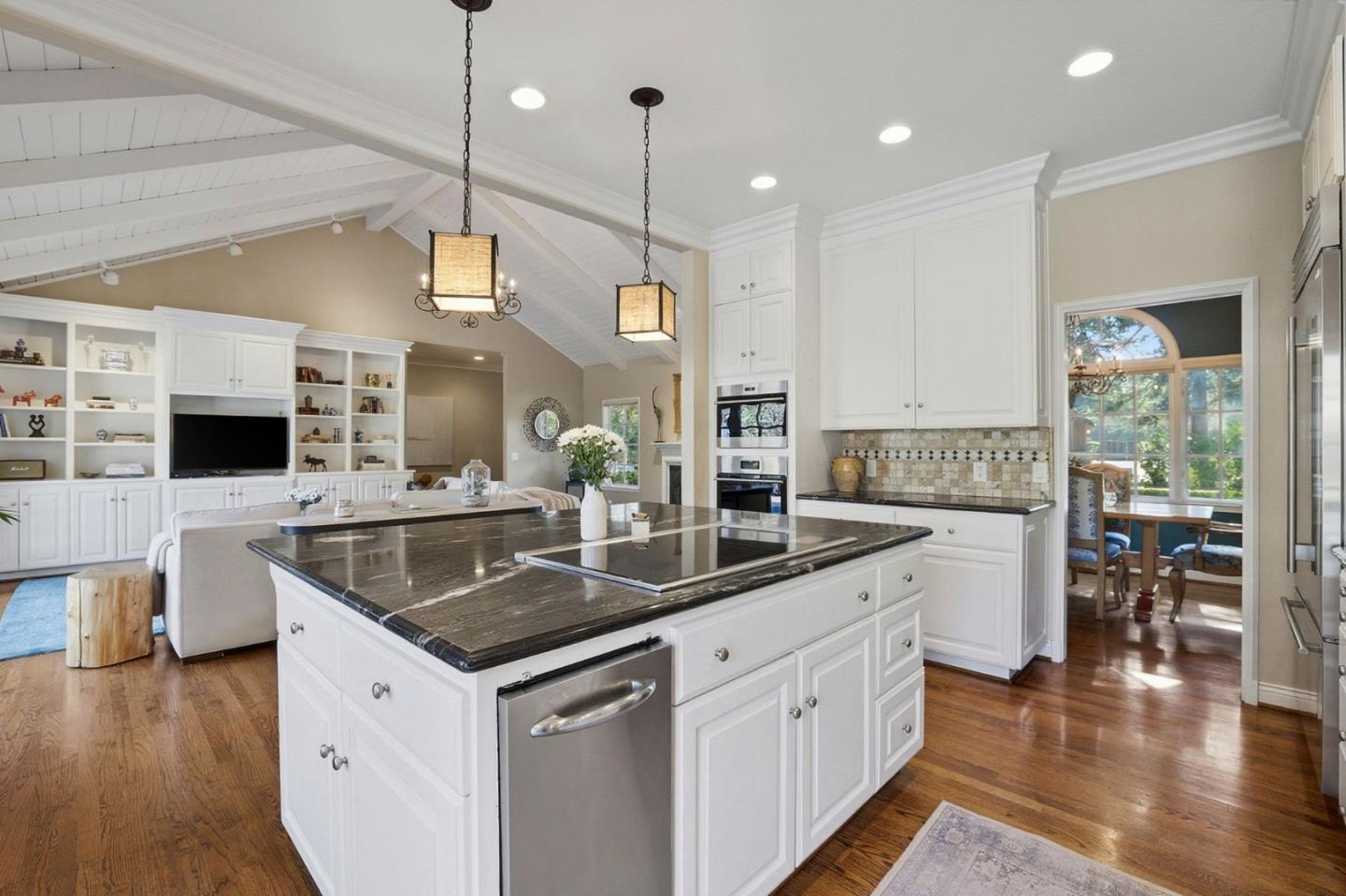 Detail Gallery Image 13 of 55 For 17625 Blanchard Dr, Monte Sereno,  CA 95030 - 4 Beds | 3 Baths