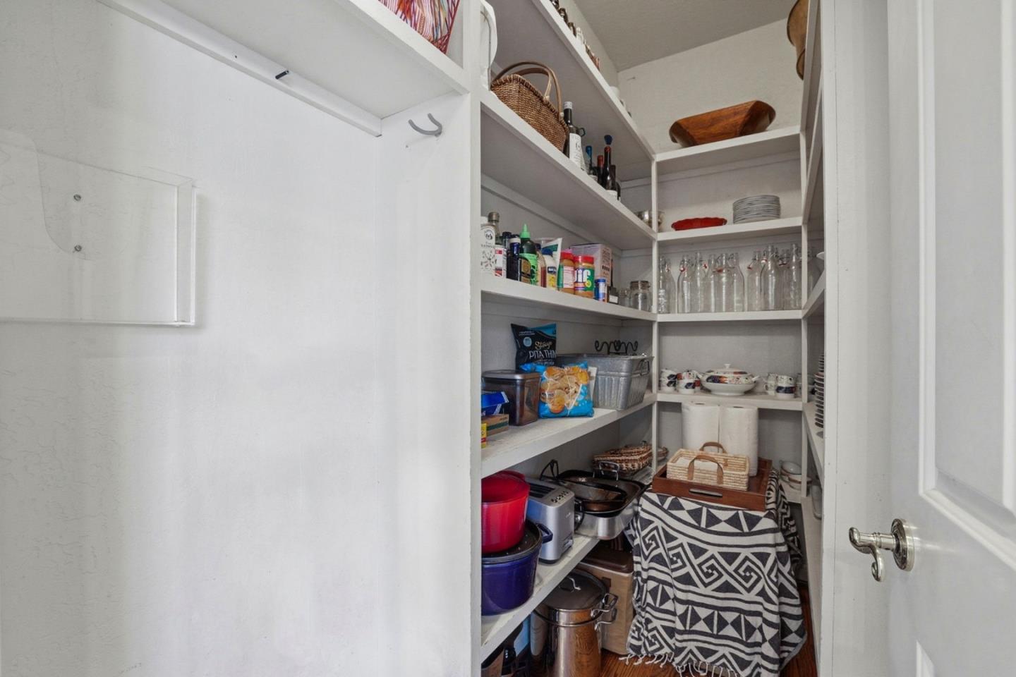 Detail Gallery Image 18 of 55 For 17625 Blanchard Dr, Monte Sereno,  CA 95030 - 4 Beds | 3 Baths