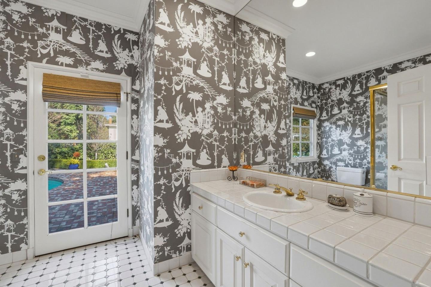 Detail Gallery Image 34 of 55 For 17625 Blanchard Dr, Monte Sereno,  CA 95030 - 4 Beds | 3 Baths