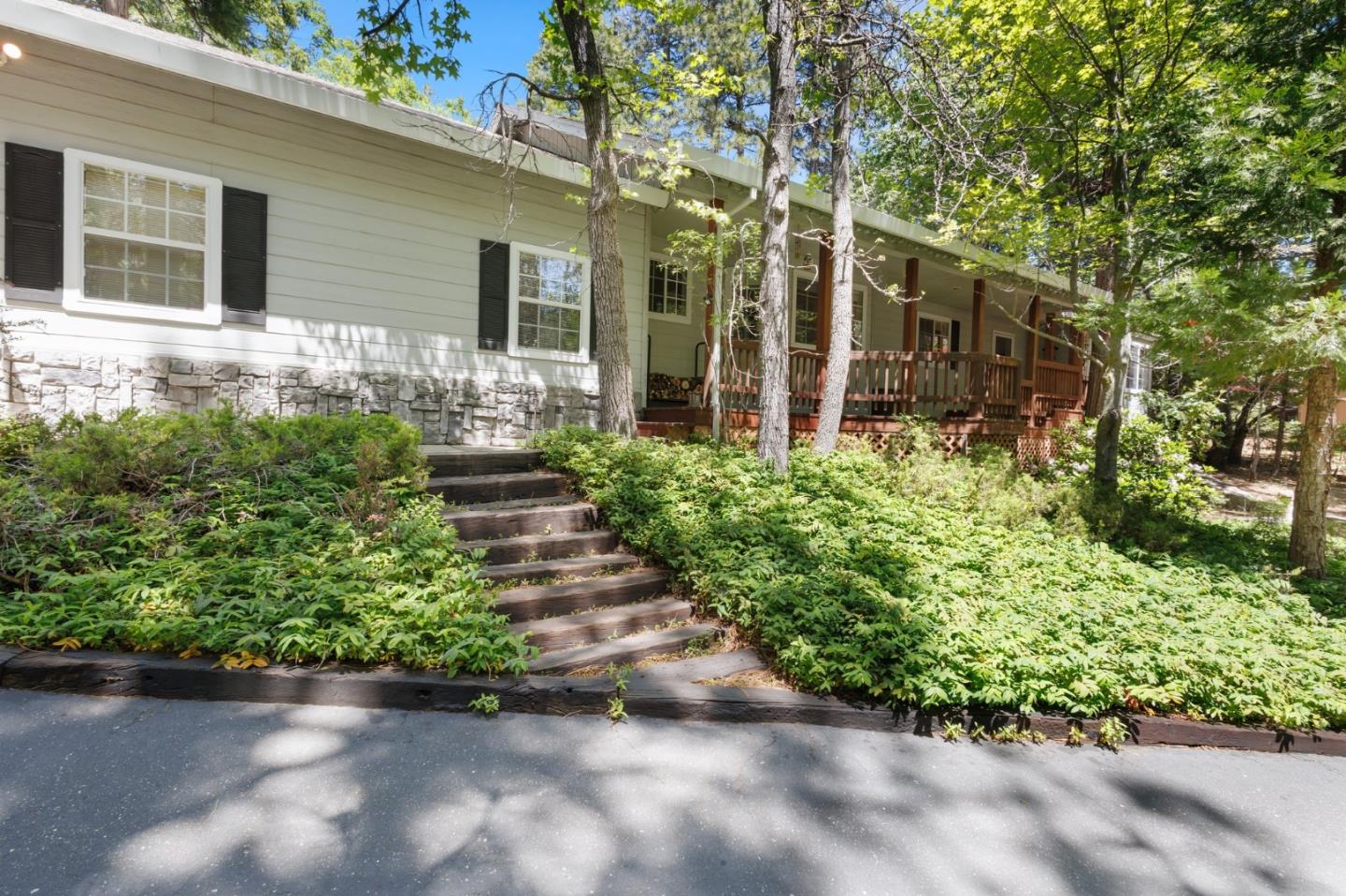 Detail Gallery Image 2 of 44 For 17256 Mount Elizabeth Dr, Sonora,  CA 95370 - 3 Beds | 2 Baths