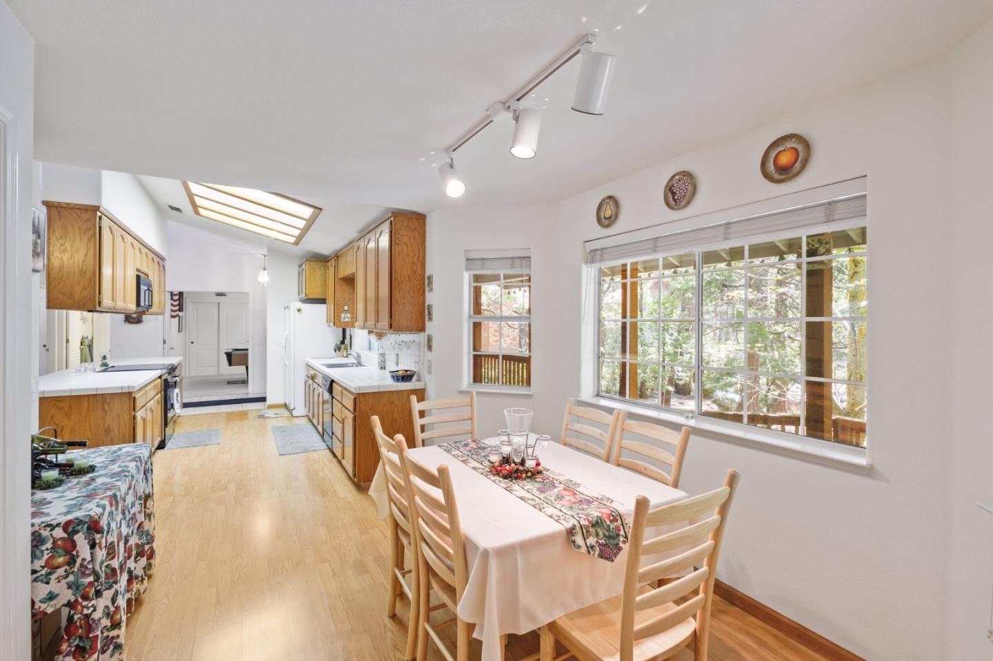 Detail Gallery Image 9 of 44 For 17256 Mount Elizabeth Dr, Sonora,  CA 95370 - 3 Beds | 2 Baths