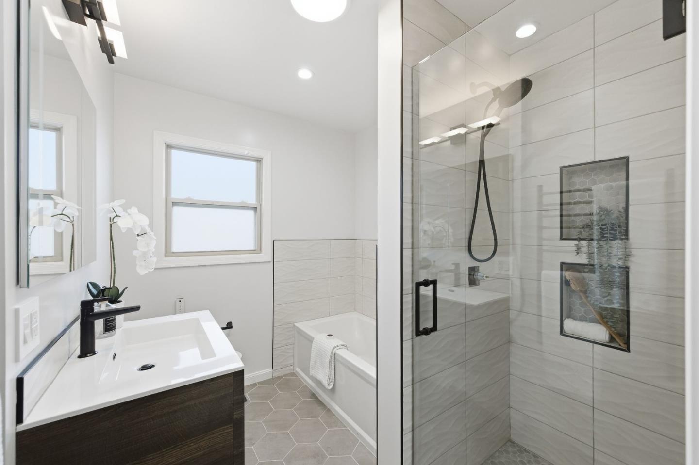 Detail Gallery Image 15 of 39 For 583 Hawthorne Ave, San Bruno,  CA 94066 - 3 Beds | 2 Baths