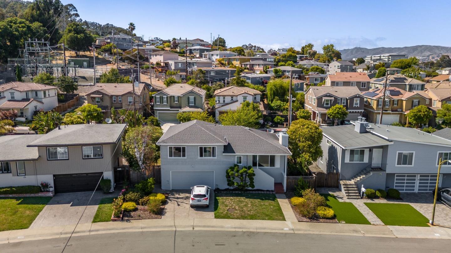 Detail Gallery Image 30 of 39 For 583 Hawthorne Ave, San Bruno,  CA 94066 - 3 Beds | 2 Baths