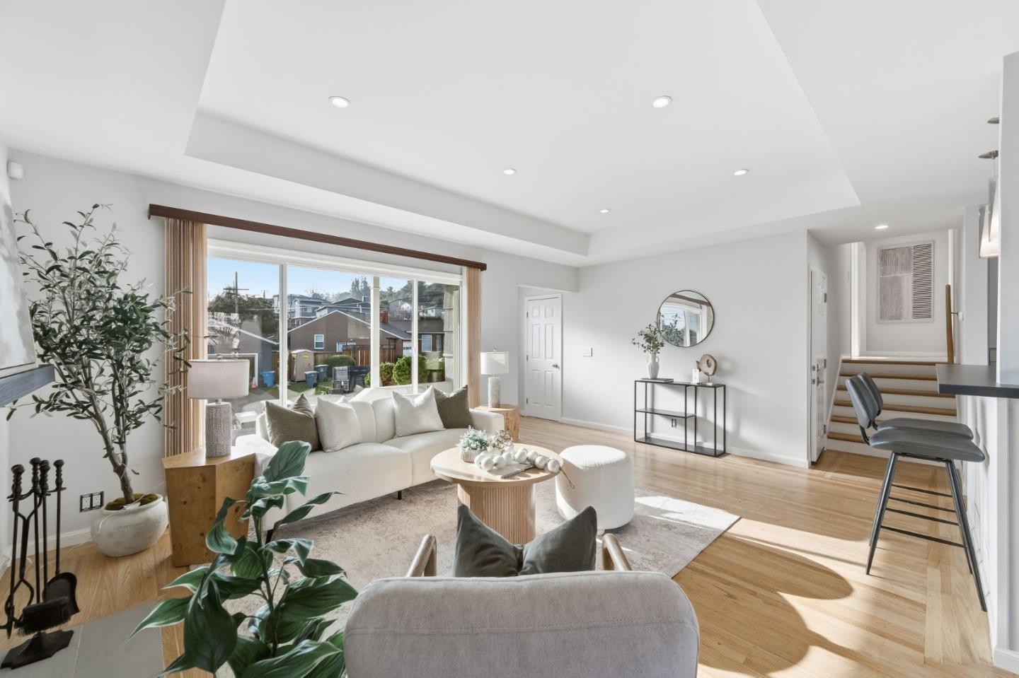 Detail Gallery Image 6 of 39 For 583 Hawthorne Ave, San Bruno,  CA 94066 - 3 Beds | 2 Baths