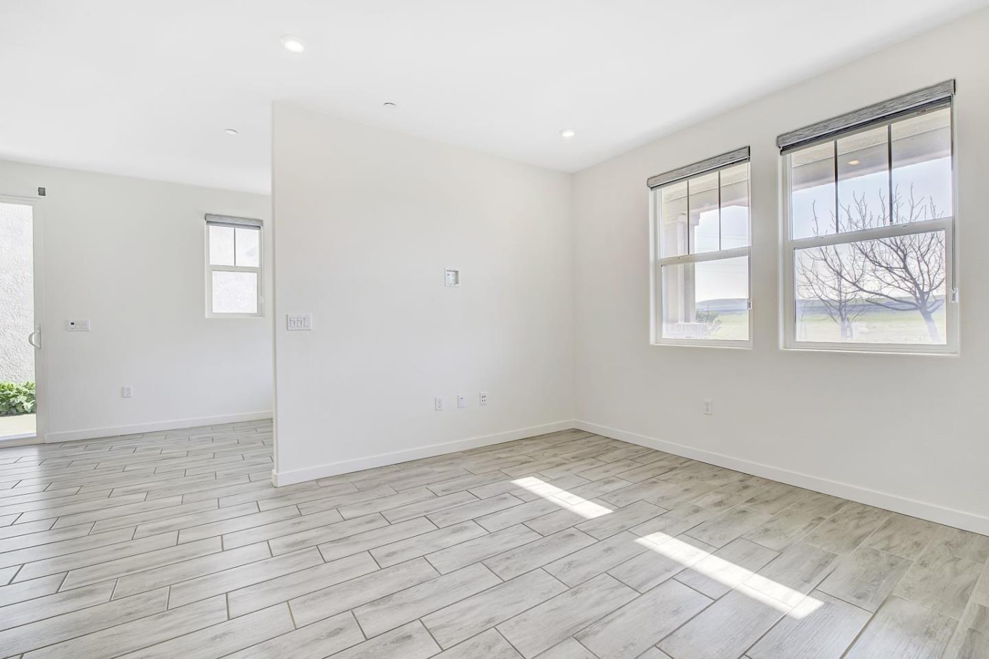 Detail Gallery Image 19 of 40 For 117 E Central Pkwy, Mountain House,  CA 95391 - 3 Beds | 2/1 Baths