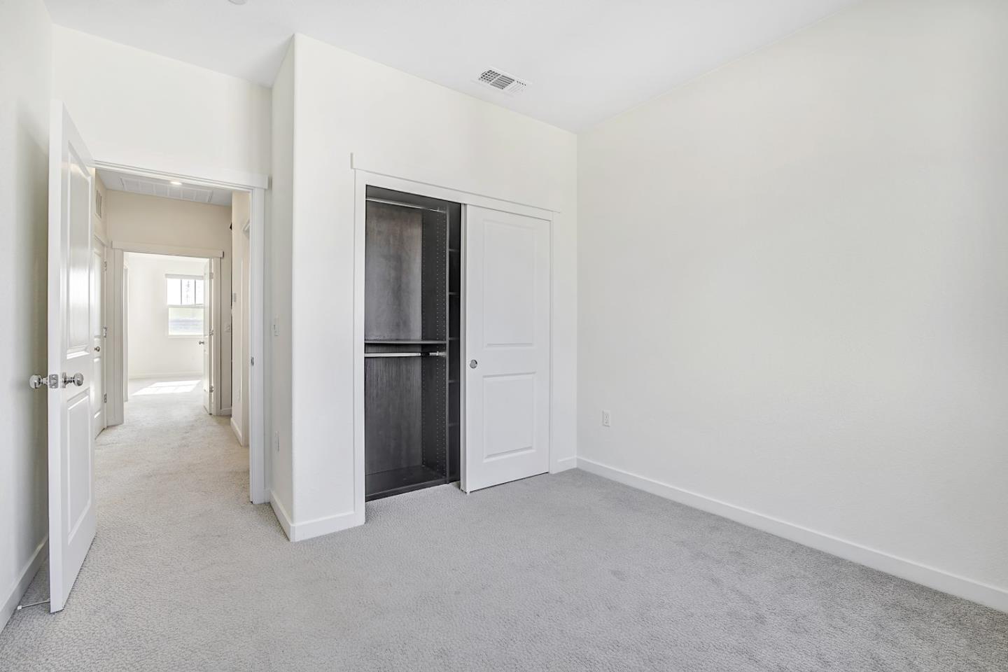 Detail Gallery Image 24 of 40 For 117 E Central Pkwy, Mountain House,  CA 95391 - 3 Beds | 2/1 Baths