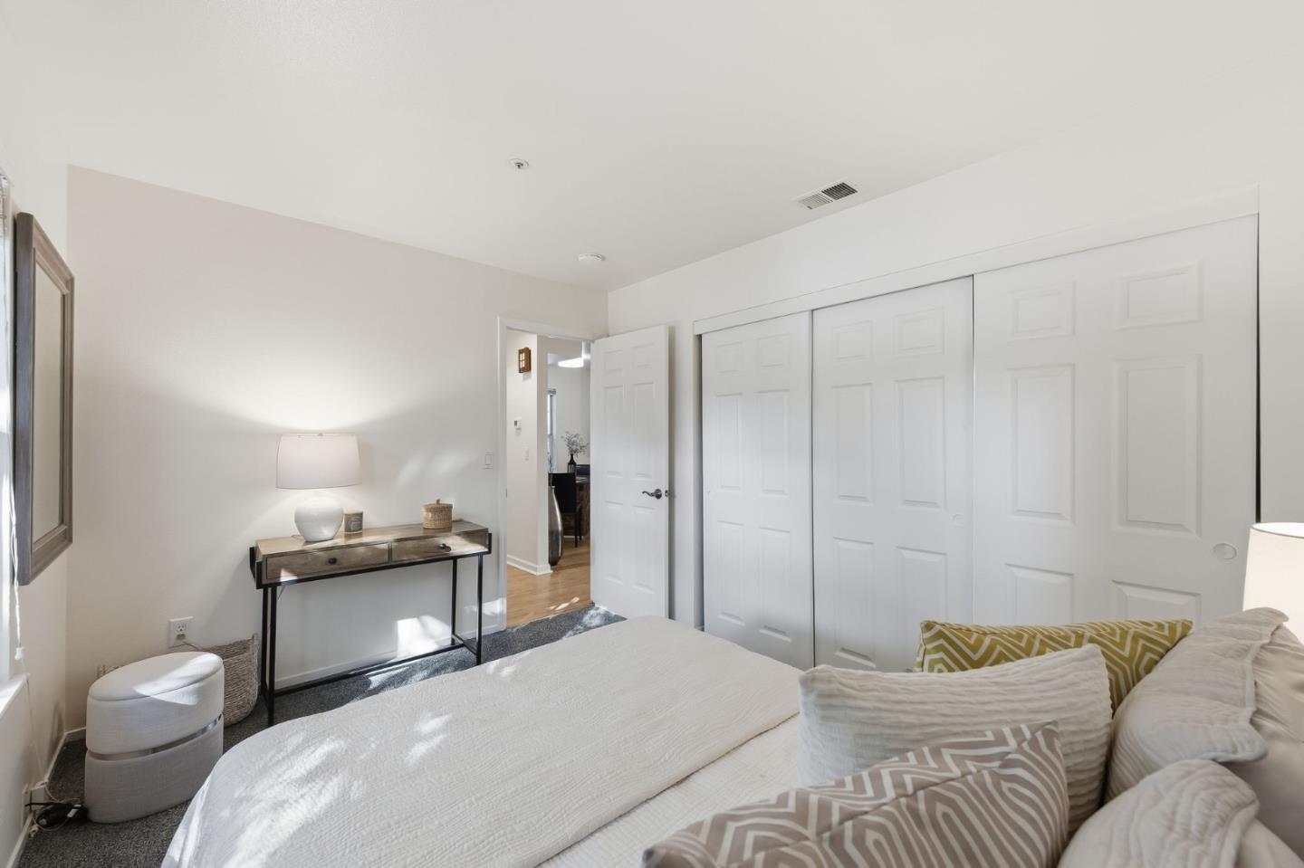 Detail Gallery Image 10 of 26 For 805 N San Antonio Rd, Los Altos,  CA 94022 - 3 Beds | 2 Baths