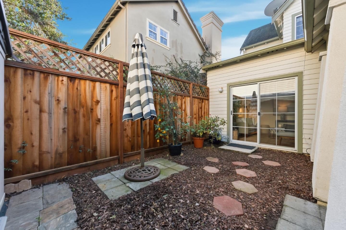 Detail Gallery Image 2 of 26 For 805 N San Antonio Rd, Los Altos,  CA 94022 - 3 Beds | 2 Baths