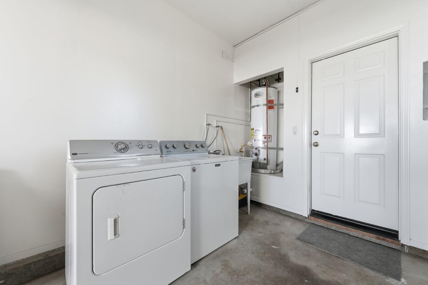 Detail Gallery Image 20 of 26 For 805 N San Antonio Rd, Los Altos,  CA 94022 - 3 Beds | 2 Baths