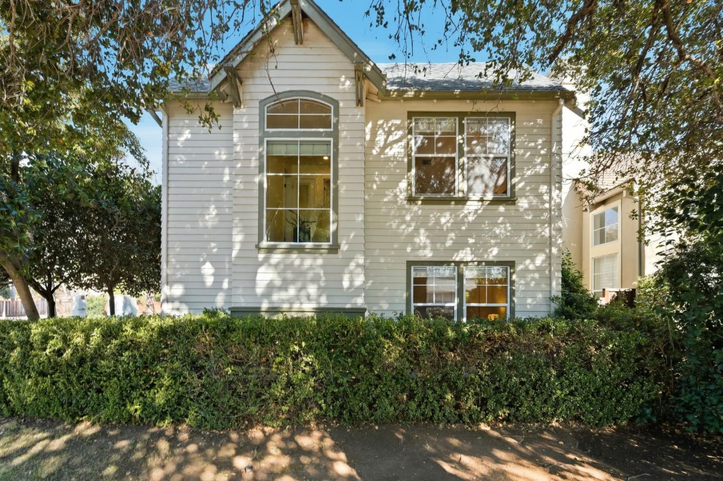 Detail Gallery Image 21 of 26 For 805 N San Antonio Rd, Los Altos,  CA 94022 - 3 Beds | 2 Baths