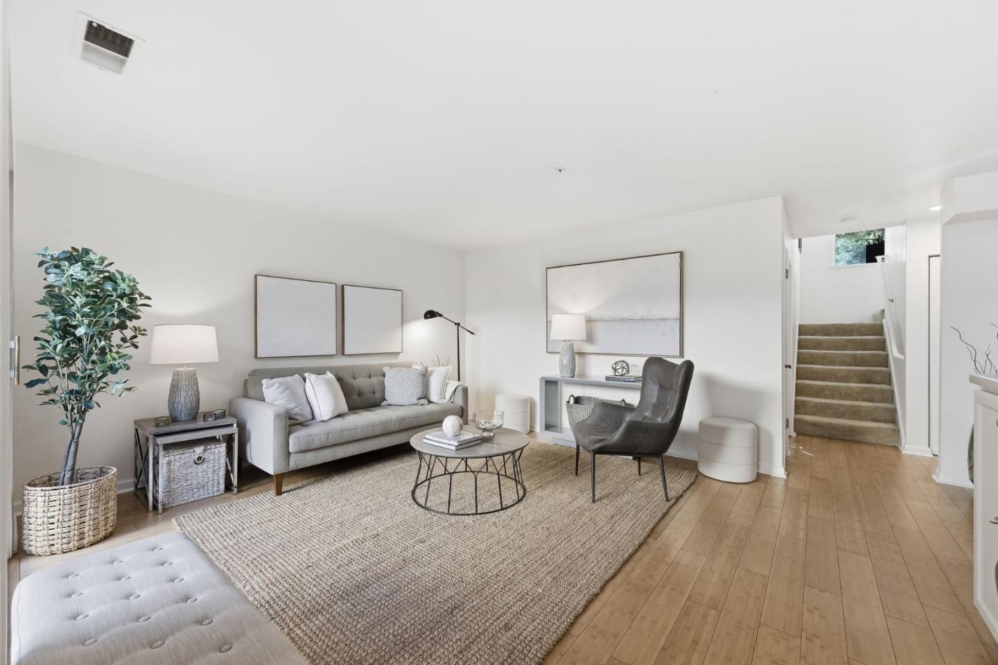 Detail Gallery Image 4 of 26 For 805 N San Antonio Rd, Los Altos,  CA 94022 - 3 Beds | 2 Baths