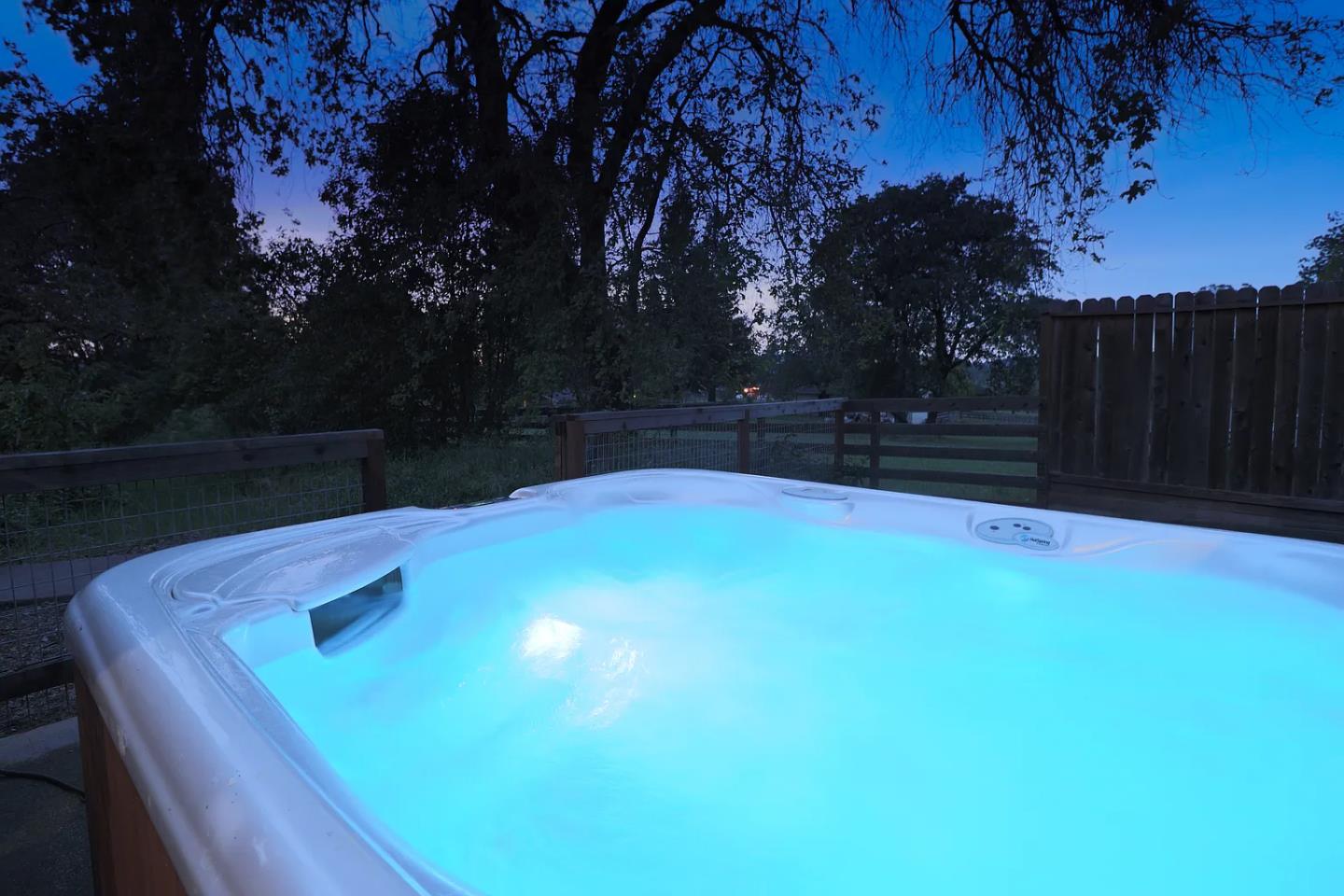 Detail Gallery Image 10 of 13 For 6600 Guerneville Rd, Sebastopol,  CA 95472 - 3 Beds | 2/1 Baths