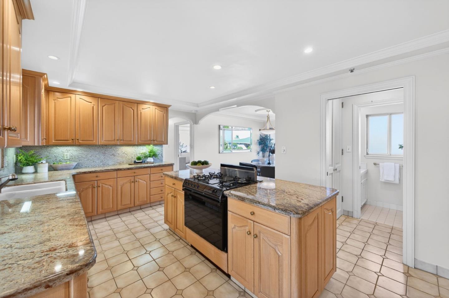 Detail Gallery Image 33 of 76 For 1822 Sebastian Dr, Burlingame,  CA 94010 - 4 Beds | 2/1 Baths