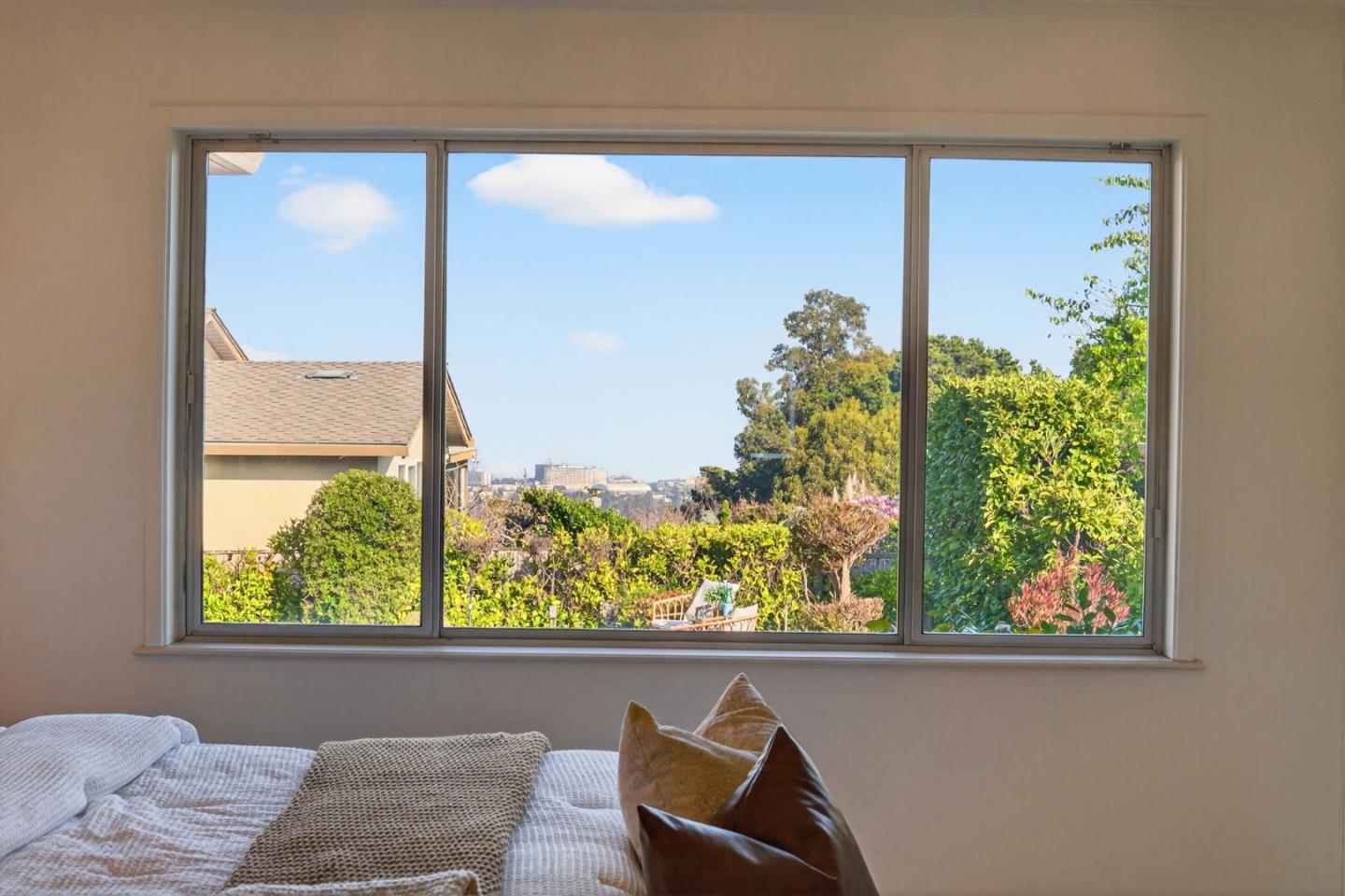 Detail Gallery Image 44 of 76 For 1822 Sebastian Dr, Burlingame,  CA 94010 - 4 Beds | 2/1 Baths