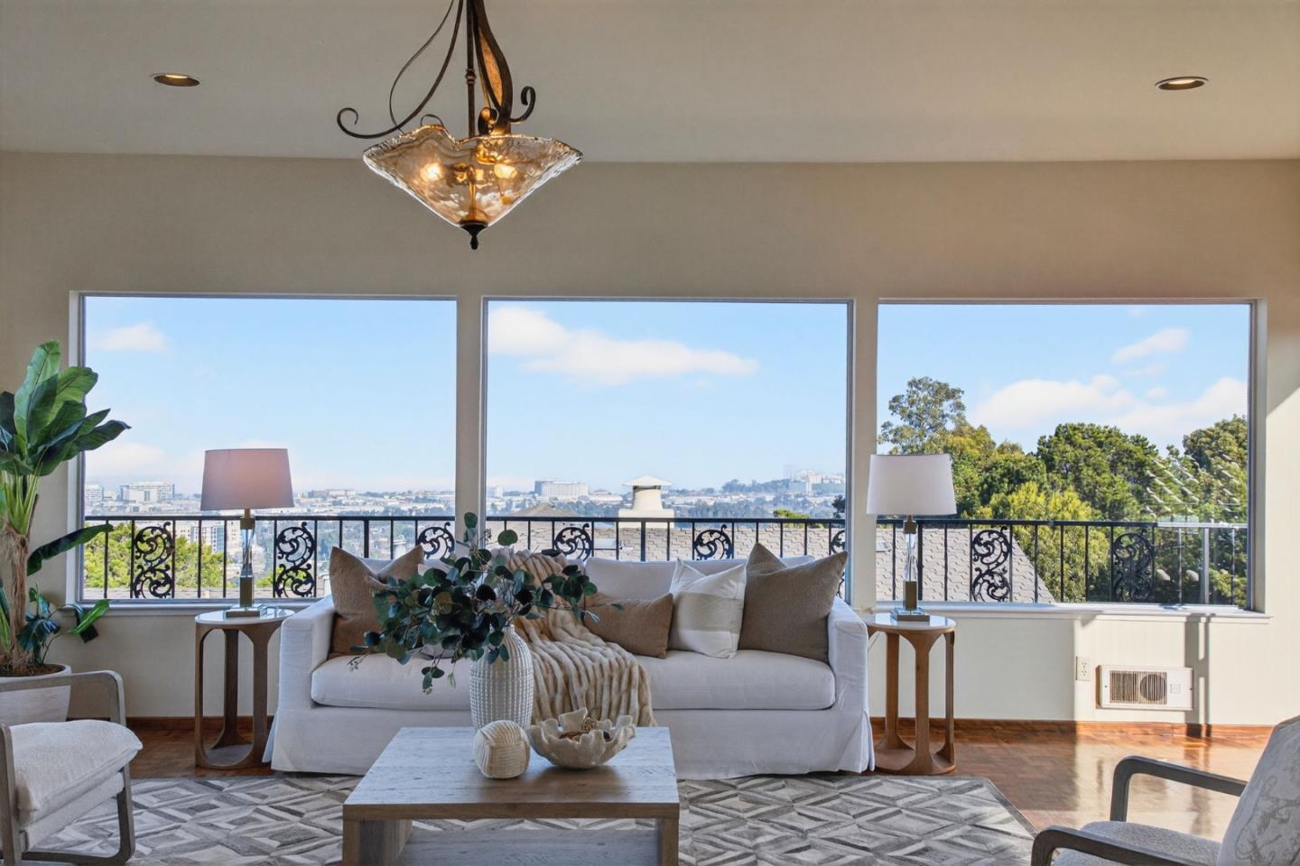 Detail Gallery Image 5 of 76 For 1822 Sebastian Dr, Burlingame,  CA 94010 - 4 Beds | 2/1 Baths