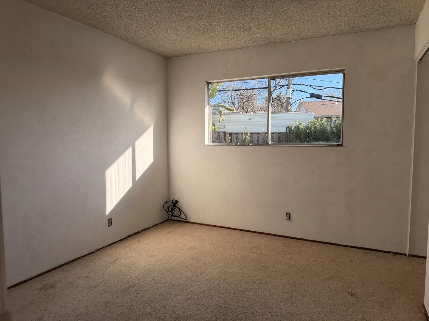 Detail Gallery Image 14 of 19 For 1407 Piedmont Rd, San Jose,  CA 95132 - 3 Beds | 2 Baths