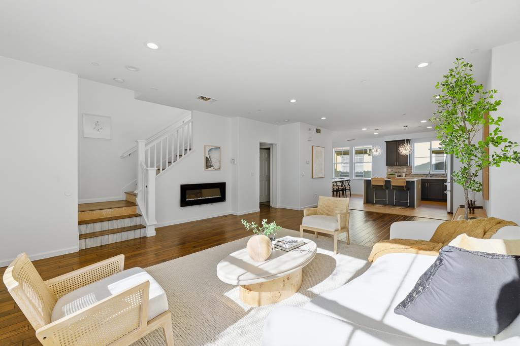 Detail Gallery Image 10 of 64 For 272 Fountain Grass Ter, Fremont,  CA 94539 - 4 Beds | 2/1 Baths