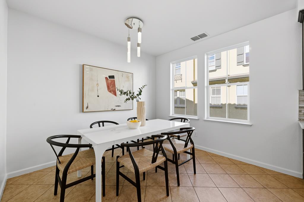 Detail Gallery Image 19 of 64 For 272 Fountain Grass Ter, Fremont,  CA 94539 - 4 Beds | 2/1 Baths