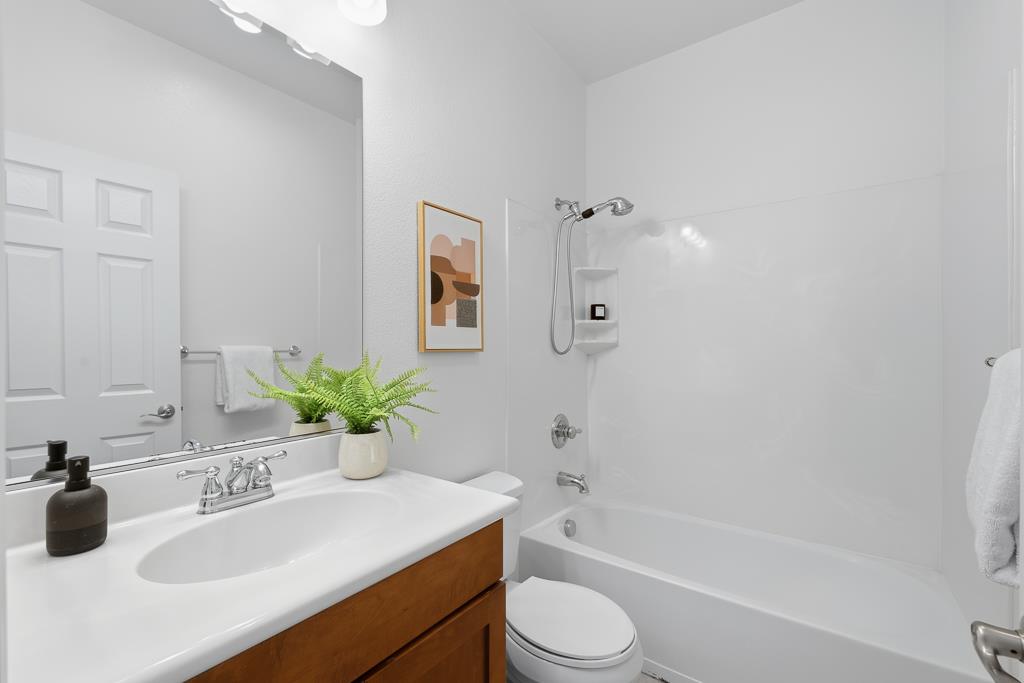 Detail Gallery Image 36 of 64 For 272 Fountain Grass Ter, Fremont,  CA 94539 - 4 Beds | 2/1 Baths