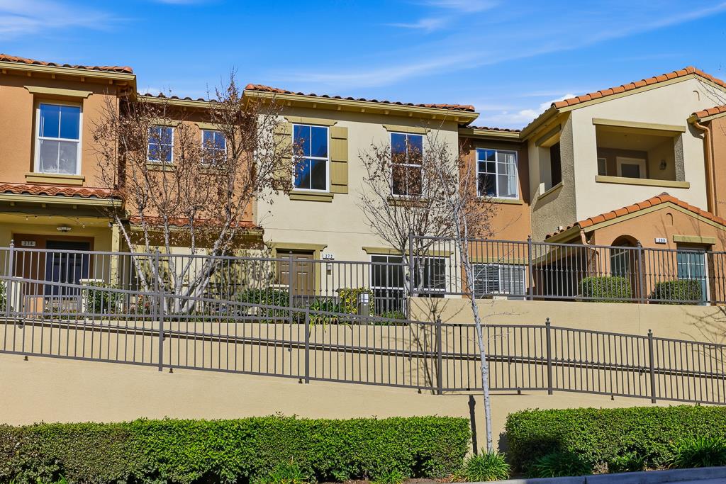 Detail Gallery Image 55 of 64 For 272 Fountain Grass Ter, Fremont,  CA 94539 - 4 Beds | 2/1 Baths