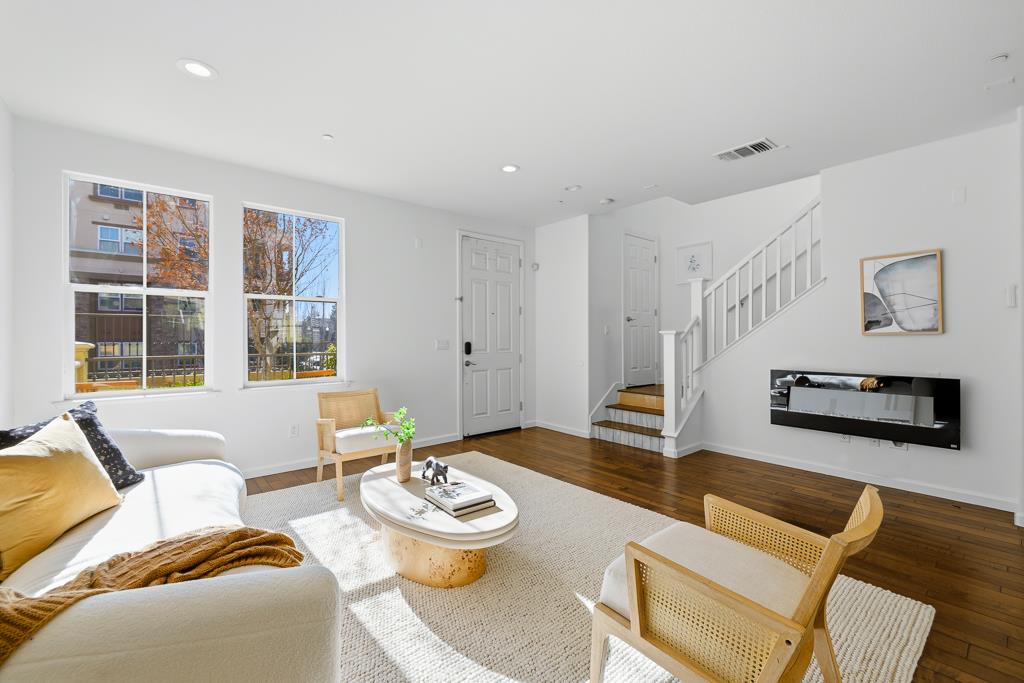 Detail Gallery Image 6 of 64 For 272 Fountain Grass Ter, Fremont,  CA 94539 - 4 Beds | 2/1 Baths